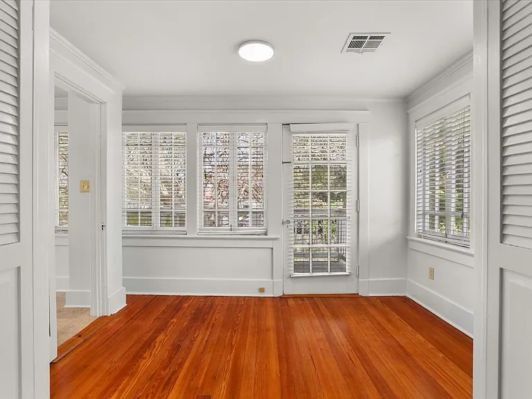 5829 Clara St #5829 — Photo 21
