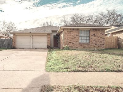 108 Caprock Dr, Arlington, TX, 76018