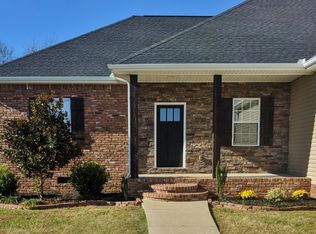 1550 Everwood Dr, Ashland City, TN 37015