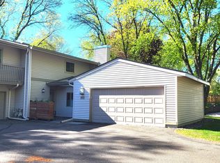 6220 Sandpiper Ct, Edina, MN 55436