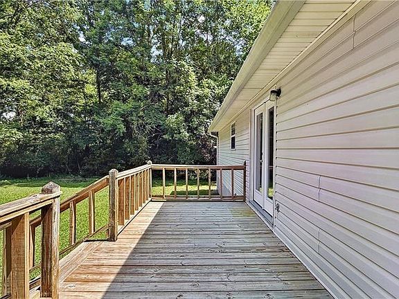 3rd image of 369 Oakland Dr SE