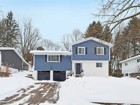 822 Castle Blvd, Akron, OH 44313