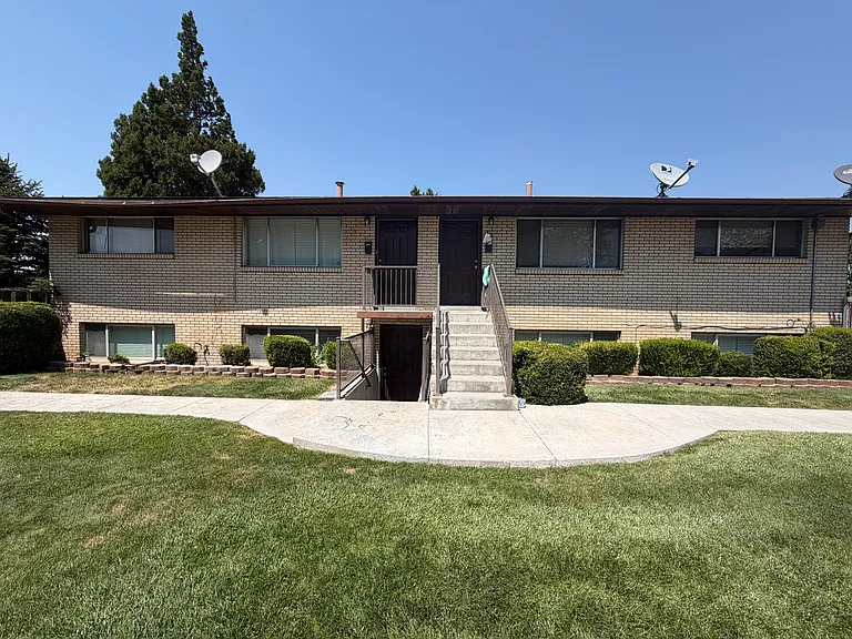 166 N 400 E #166 — Photo 9
