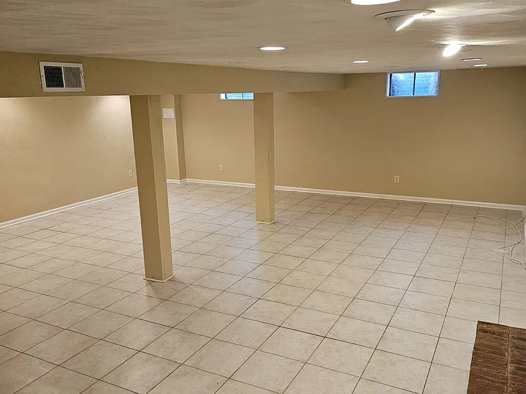 5553 Cynthia Dr — Photo 11
