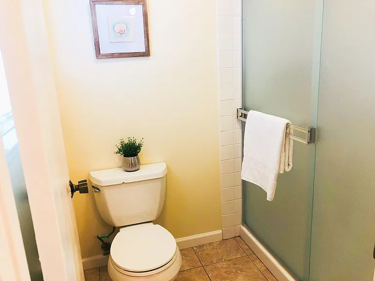 1152 Adams Dr — Photo 9