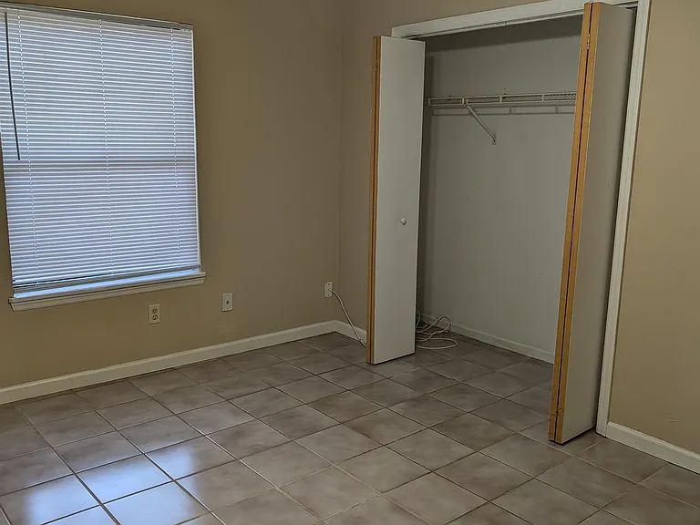 2035 Continental Ave — Photo 5
