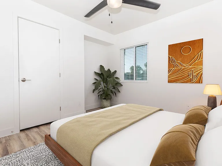 Aqua Apartments — Photo 35