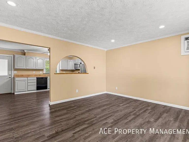 4430 Steeler Ln — Photo 7