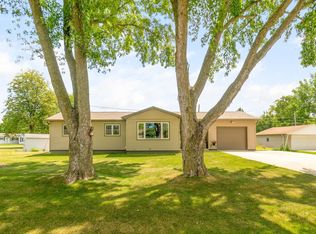 320 Pine St, Washburn, IA 50702