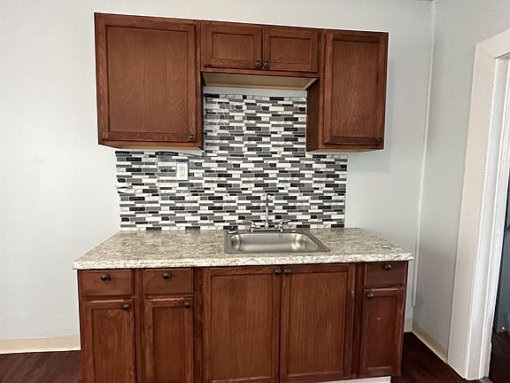4th image of 4082 E 67th St #3