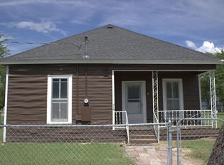 210 N Throckmorton Ave, Kerens, TX 75144