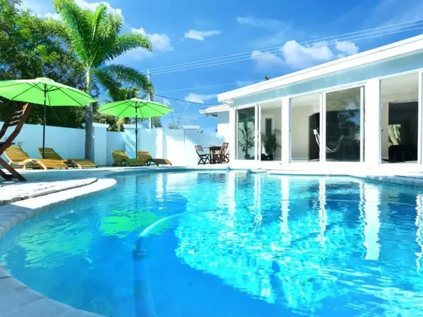 1100 NE 4th St, Pompano Beach, FL 33060