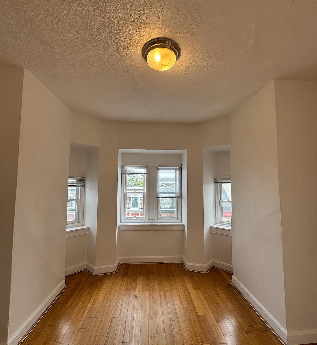 2 bed, 1000 sqft, $1,800 — Photo 4