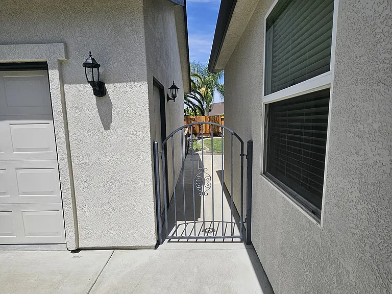 1168 Fiore Way — Photo 51