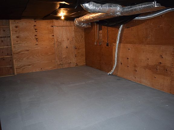 basement for storage, washer/dryer hook-up