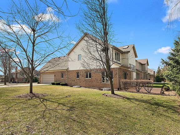 3rd image of 10502 Crown Dr