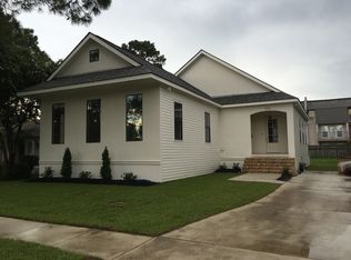525 Sena Dr, Metairie, LA 70005