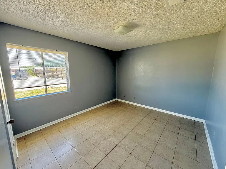 2200 Wheeler Ave #A — Photo 6