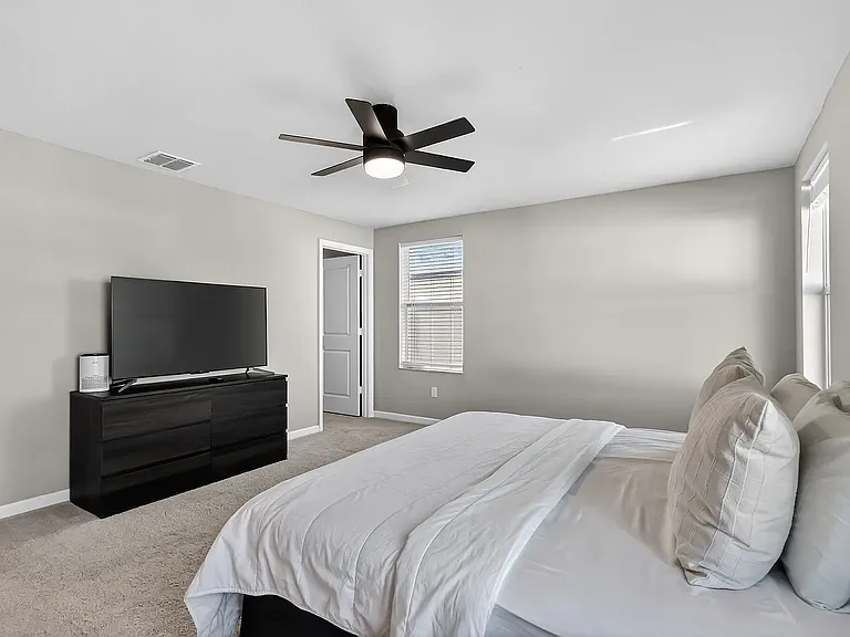 1721 Lindley St — Photo 10