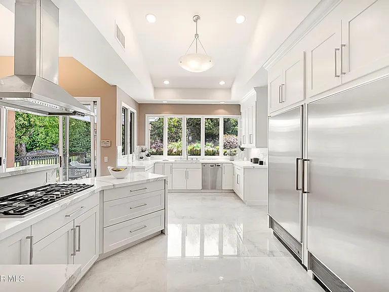 1687 Castlebridge Ct — Photo 16