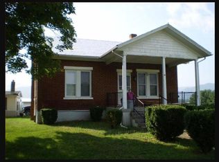 15 Friendly Cir, Lexington, VA 24450