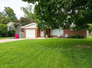 922 Hawthorn Dr, Sikeston, MO 63801