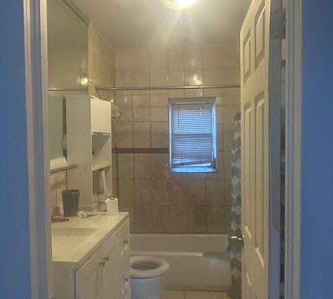 2nd image of 1012 18th Street