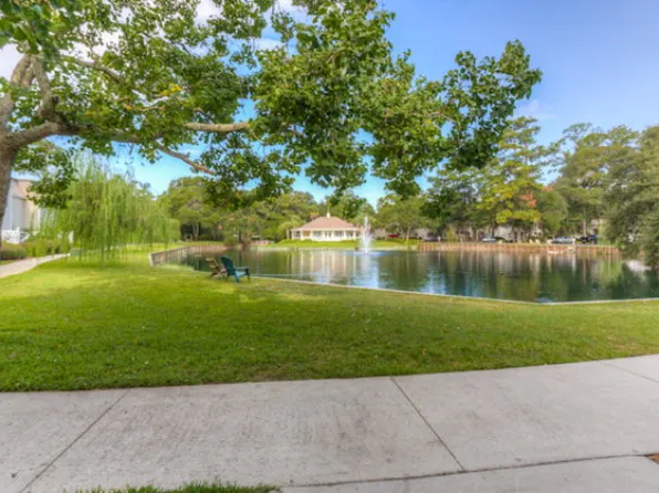 850 Mallery St APT 15, Saint Simons Island, GA 31522