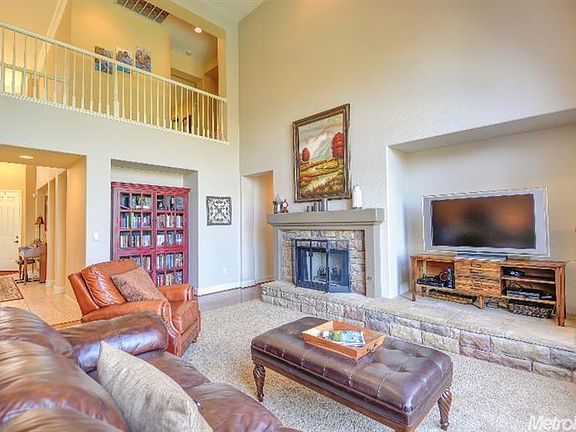 2nd image of 3023 Trieste Way