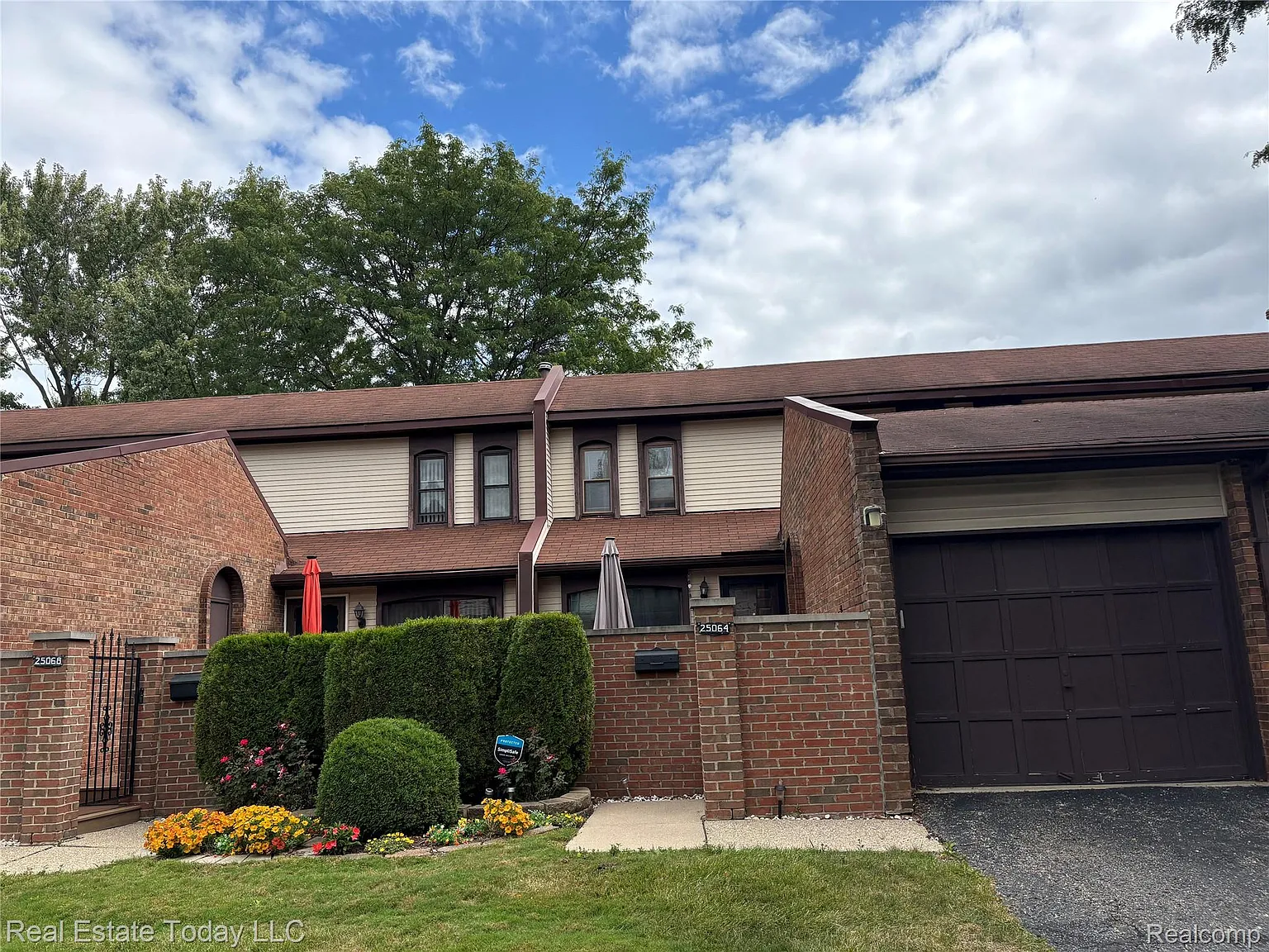 25064 Champlaign Dr #1A photo 1