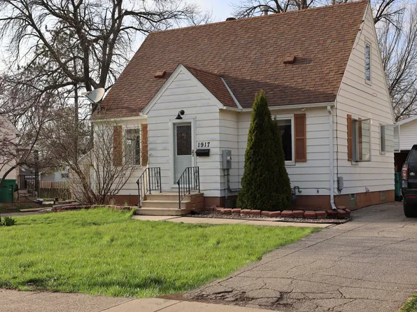 1917 E Oakland Ave, Austin, MN 55912