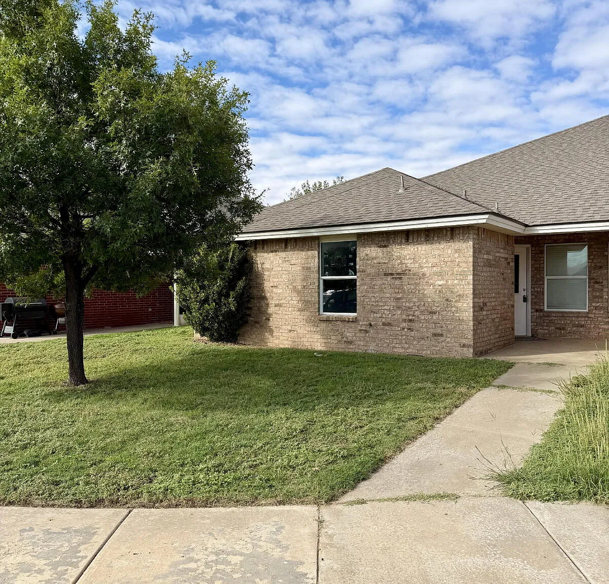 3 bed, 3.0 bath, 1370 sqft, $1,250 — Photo 1
