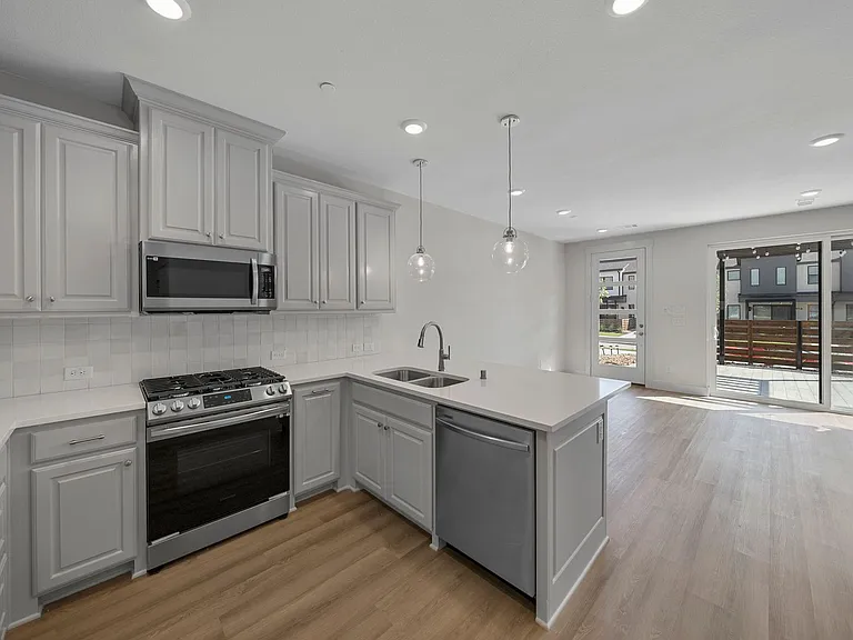 917 Emerling Dr — Photo 19