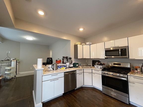 3rd image of 167 Hampshire St #6S