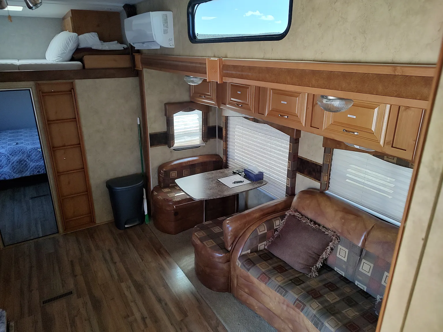 2 bed, 1.5 bath, 350 sqft, $700 — Photo 1