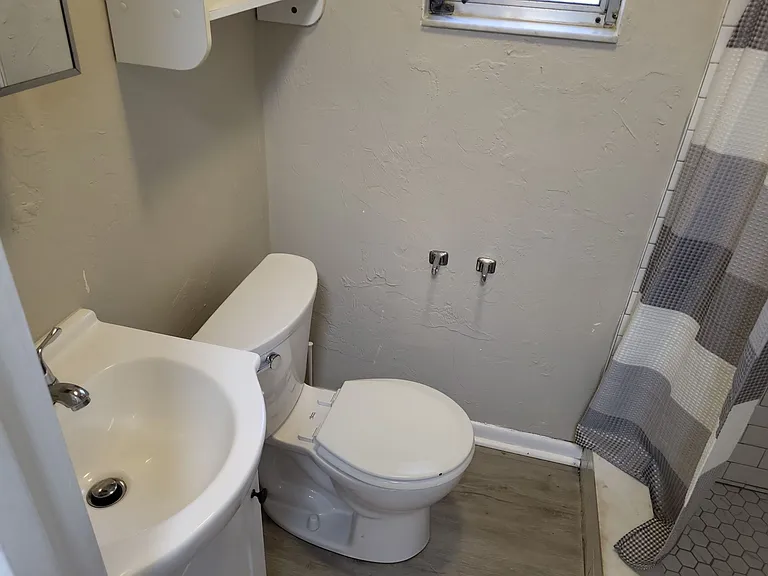 20 New Florida Ave — Photo 9