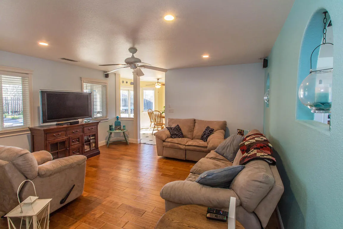 19551 Miacarla Ln photo 1