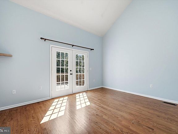 5th image of 282 Ford Cir