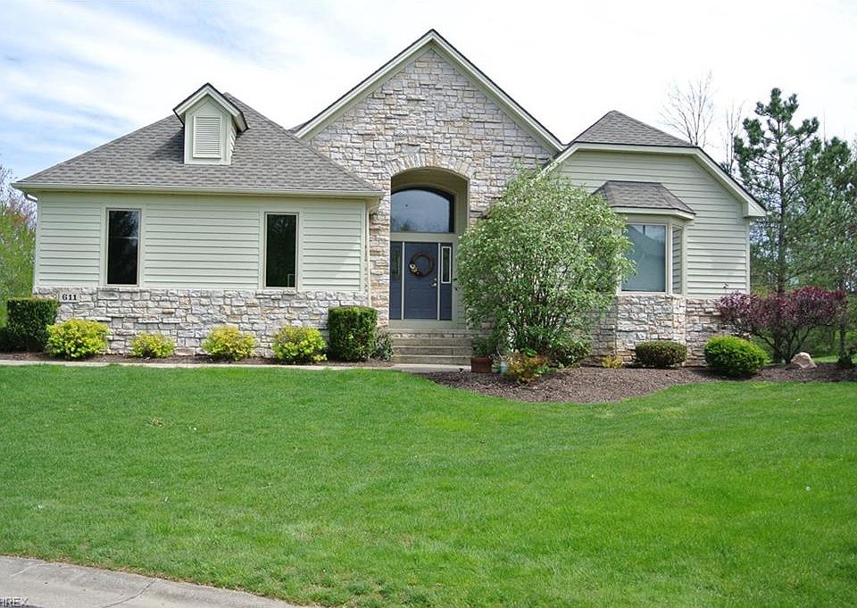 1st image of 611 Burgess Cir