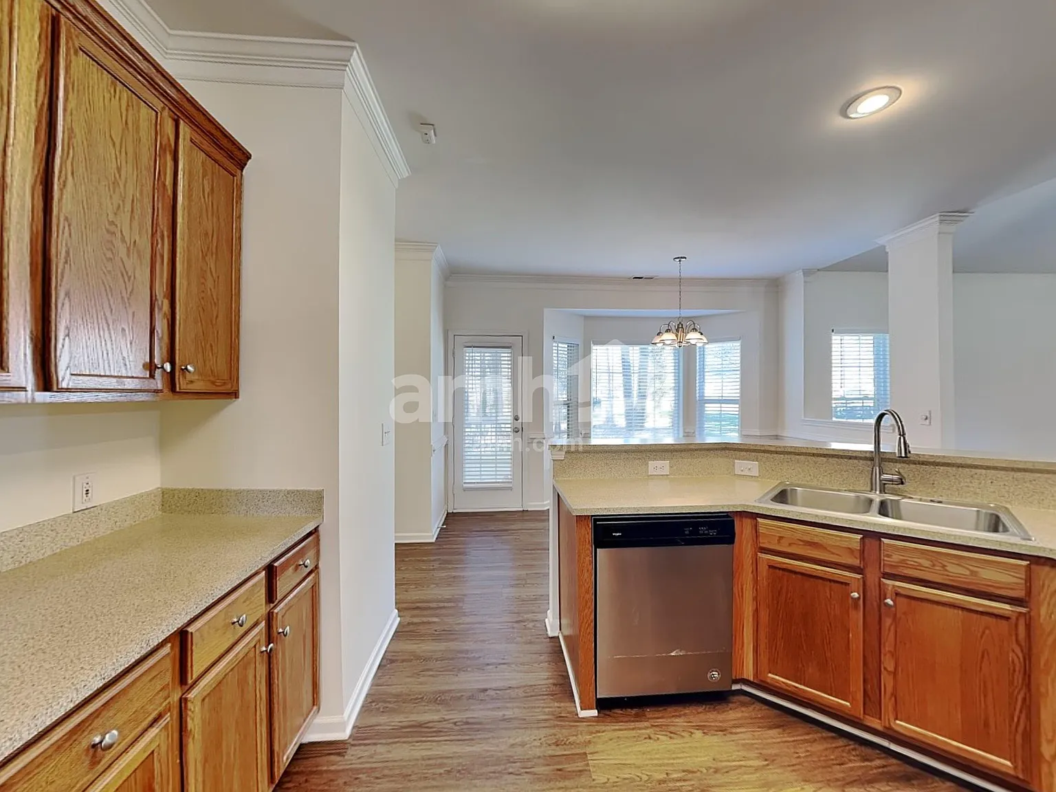 4 bed, 2.5 bath, 2184 sqft, $2,455 — Photo 4