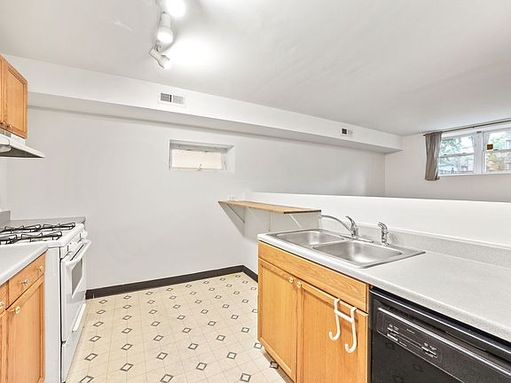 5th image of 2145 W Shakespeare Ave Unit 1R