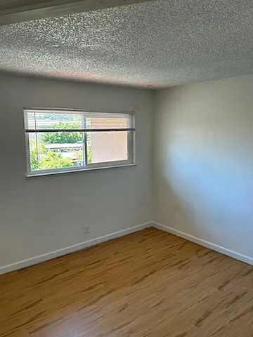 105 Freeway Dr — Photo 10