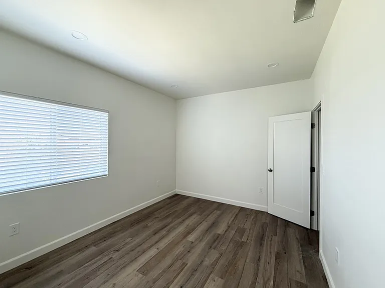 19036 Bridgeway Ln — Photo 10