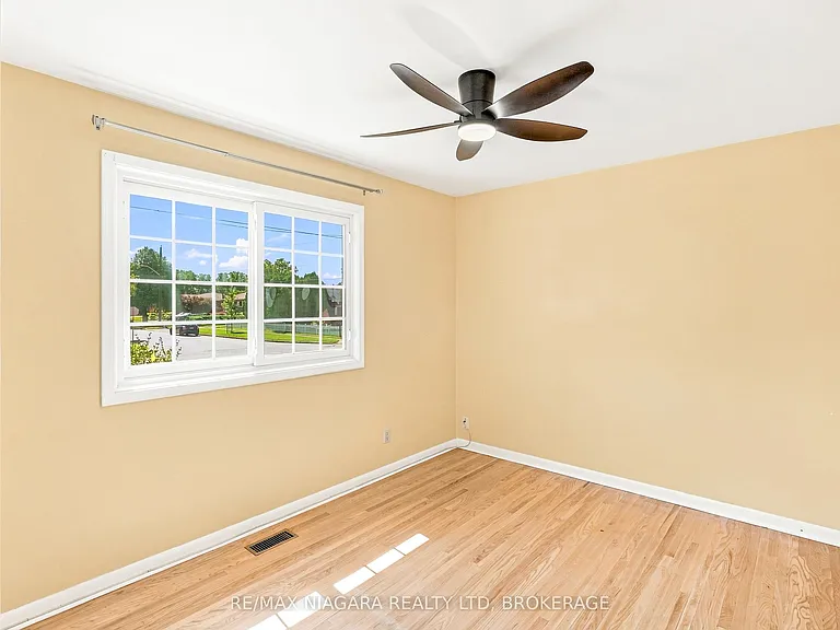 6521 Caledonia St — Photo 14