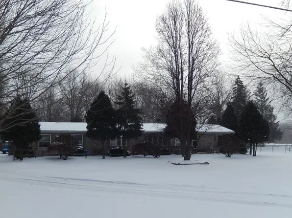 1233 Castle St, Burns Harbor, IN 46304