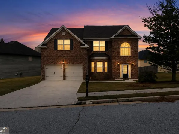 217 Saintvry Path, Atlanta, GA 30349
