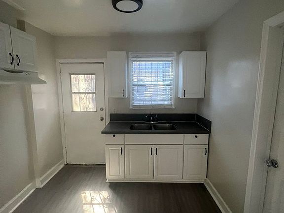 2nd image of 10961 S Figueroa St #11A