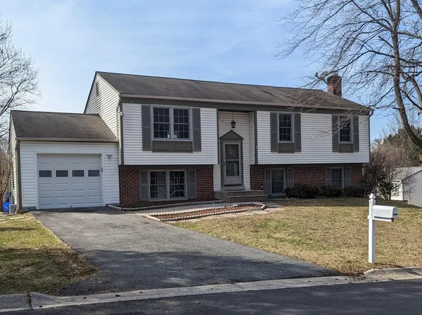 18924 Blue Heron Ln, Gaithersburg, MD 20879