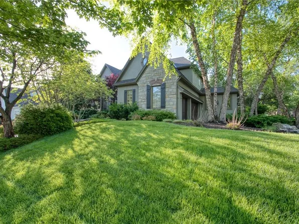 5813 Golden Bear Dr, Overland Park, KS 66223