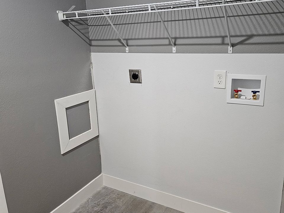 1st image of 401 Wood St #0